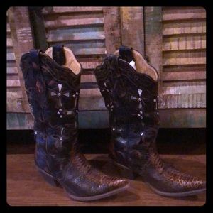 Corral boots